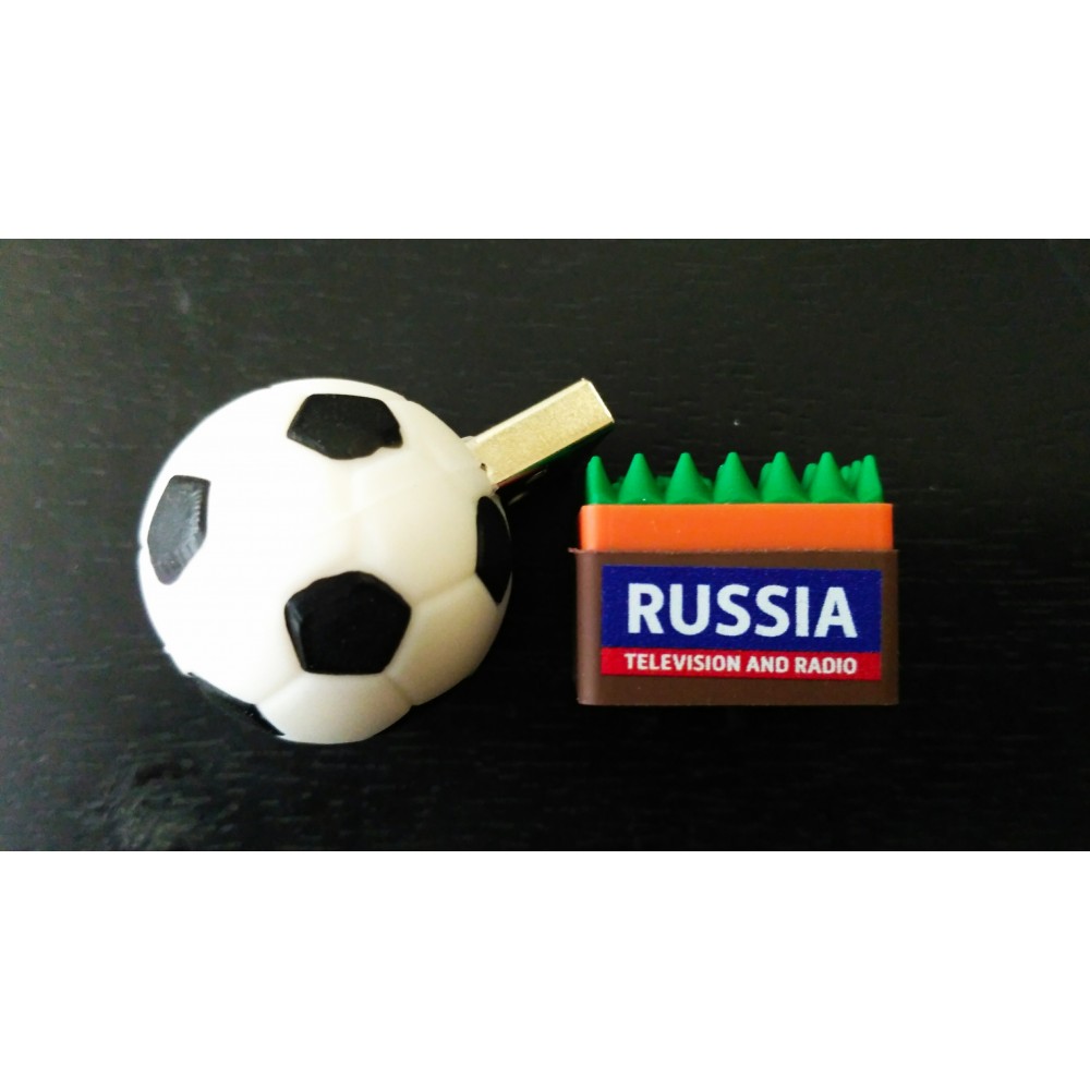 Футбольный мяч с логотипом